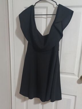 Hot Gal Black Mini Dress with V-Neck Ruffle Collar. NWT. Size Large